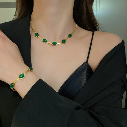 Leonora™️ | Smaragd Ketting, Oorbellen & Armband Set